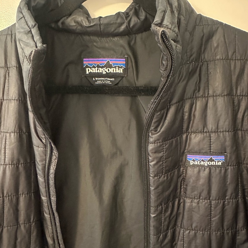 Patagonia woman’s Black Quilted puffer coat